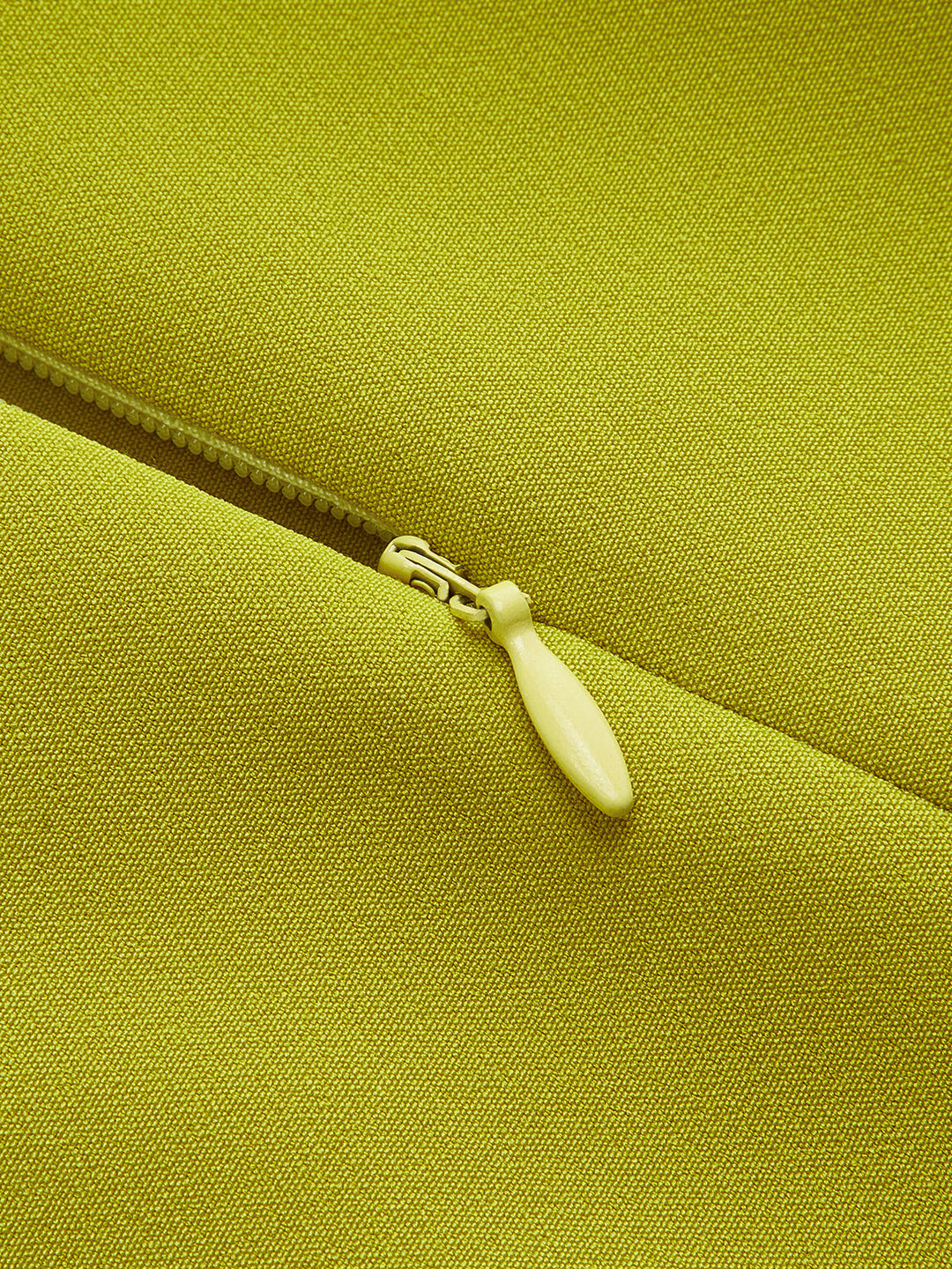 Ärmelloses Crop-Top mit Ringdetail aus Metall