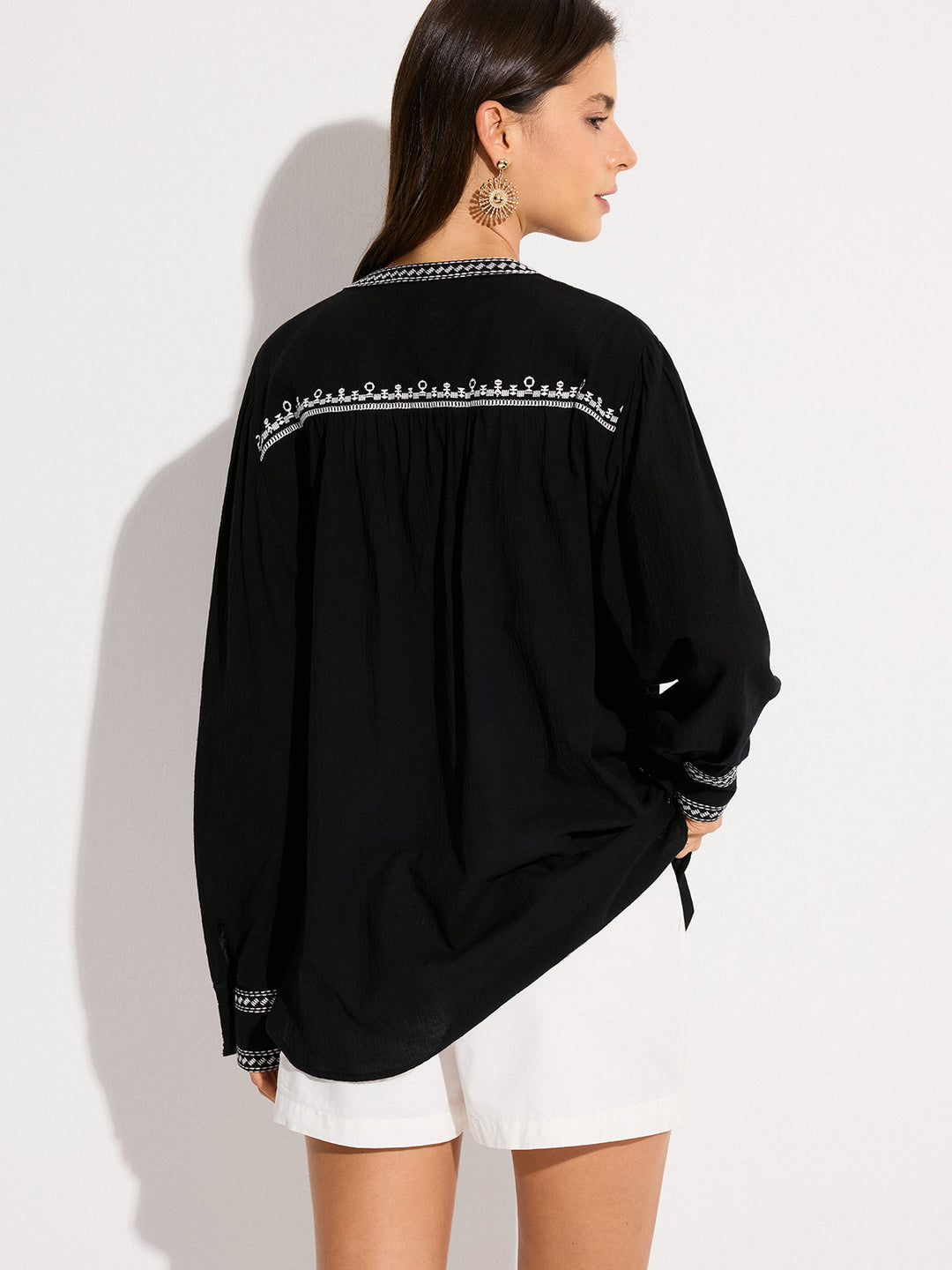 Oversize Hemd mit Stickerei