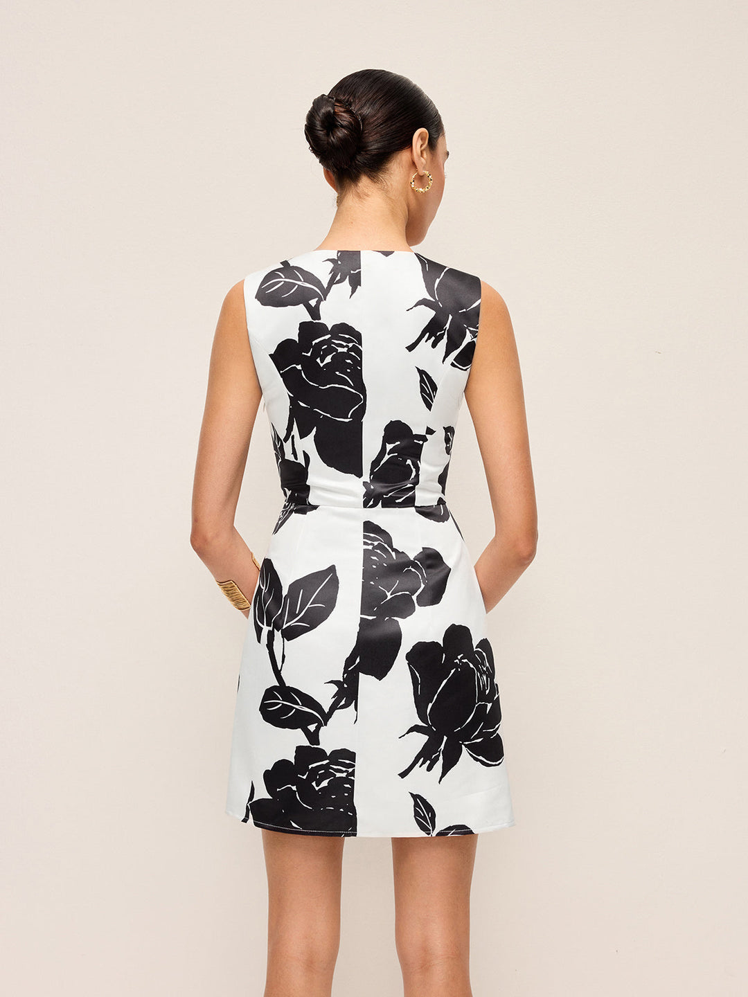 Blumen-V-Ausschnitt-Ärmelloses-Kleid