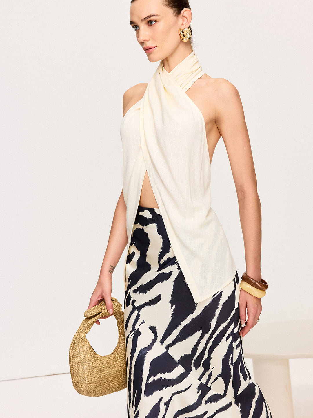 Cross-Halter Neck Wrap Top mit Knopfdetails