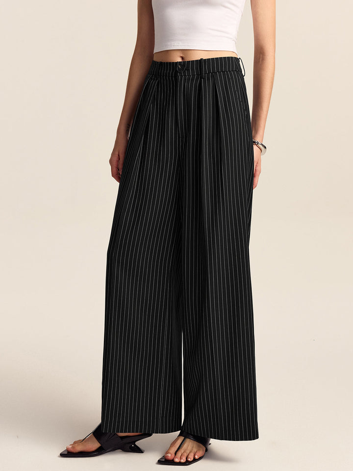 Gestreifte Hose mit weitem Bein