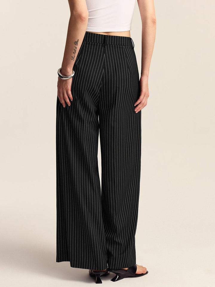 Gestreifte Hose mit weitem Bein