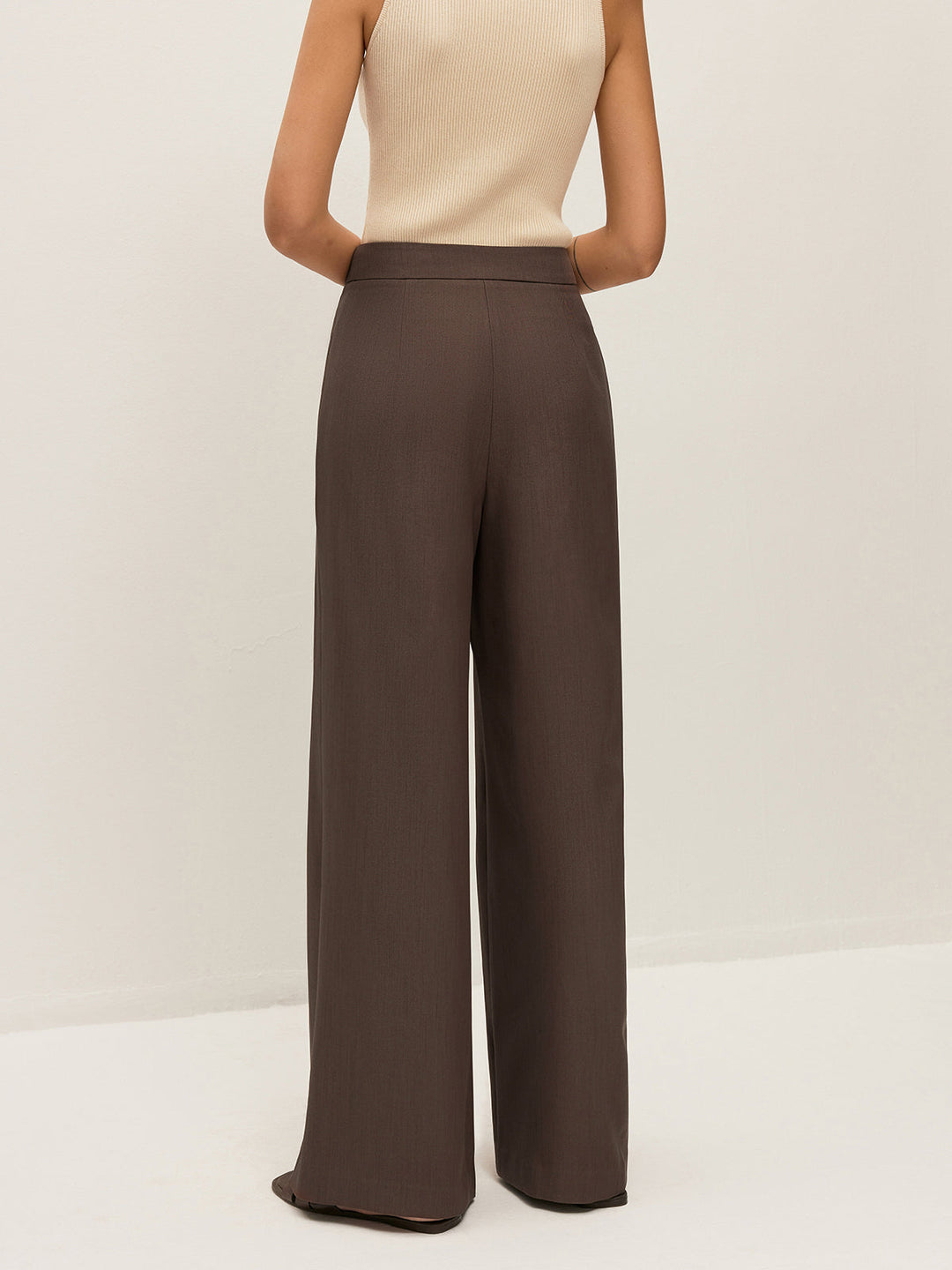 Mitte-Taille-Hose mit Metall-Detail und Falten