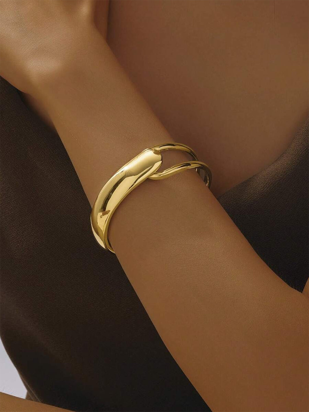 Elegante Manschettenarmband in Goldoptik