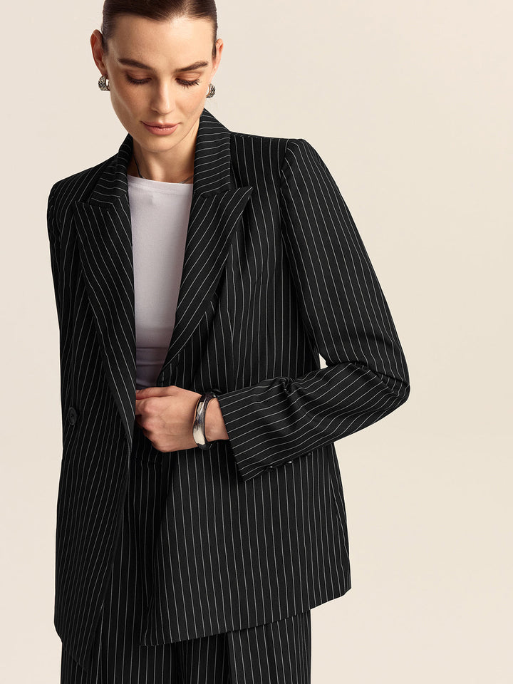 Gestreifter Zweireihiger Blazer