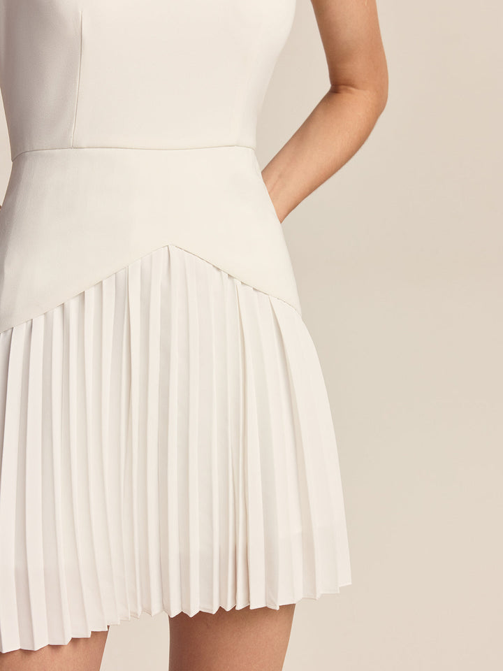 Kleid mit Faltenabschluss