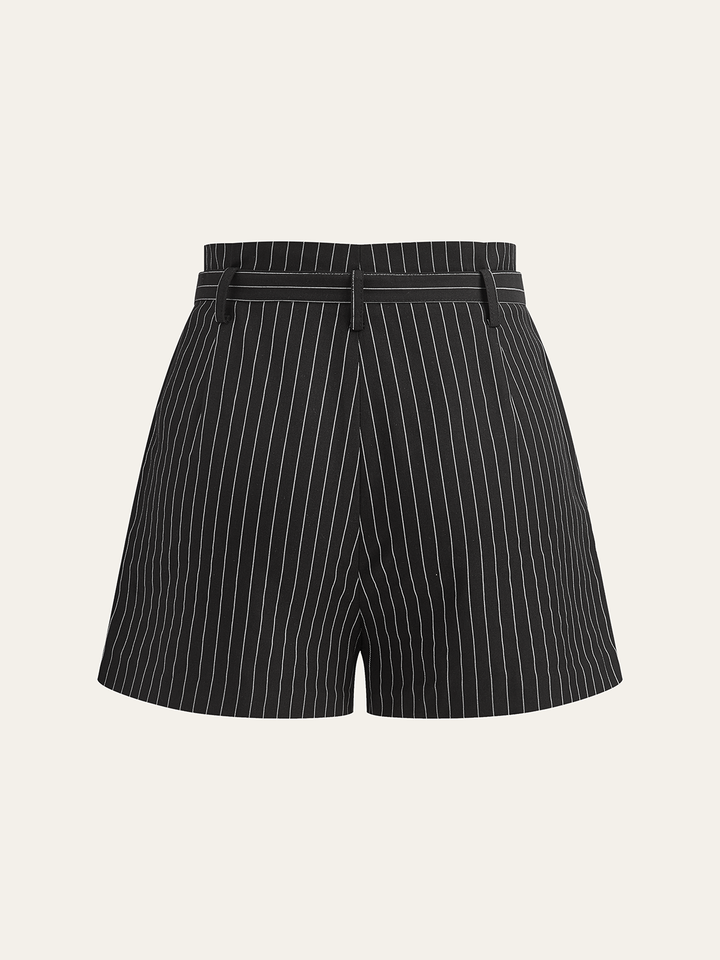 Gestreifte Shorts mit Gürtel