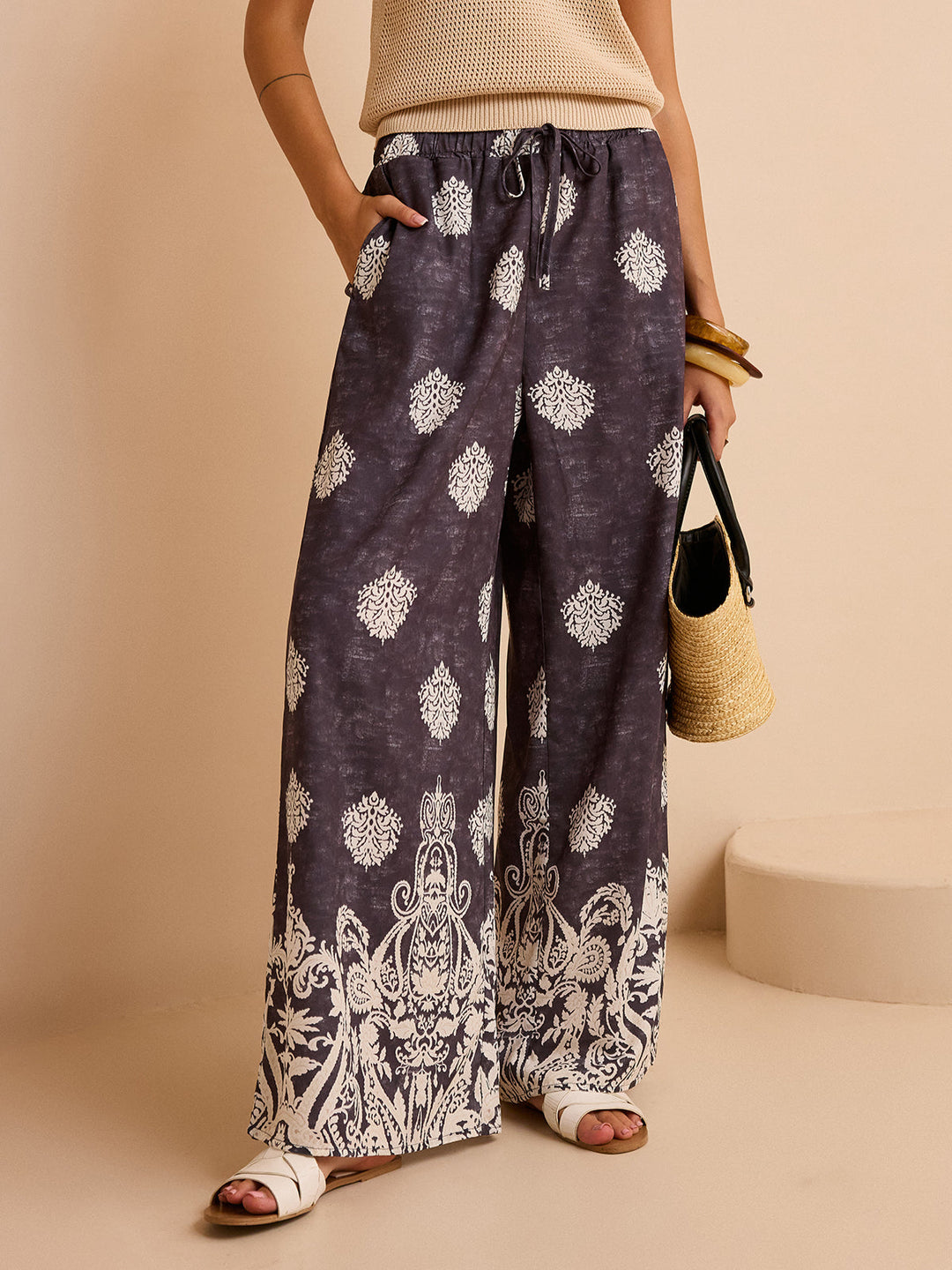 Bedruckte Hosen mit weitem Bein