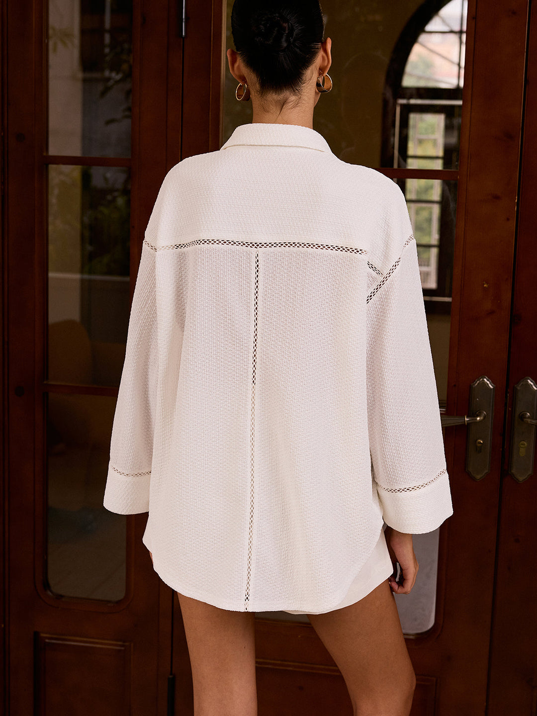 Texturiertes Hemd mit Cut-Out-Detail