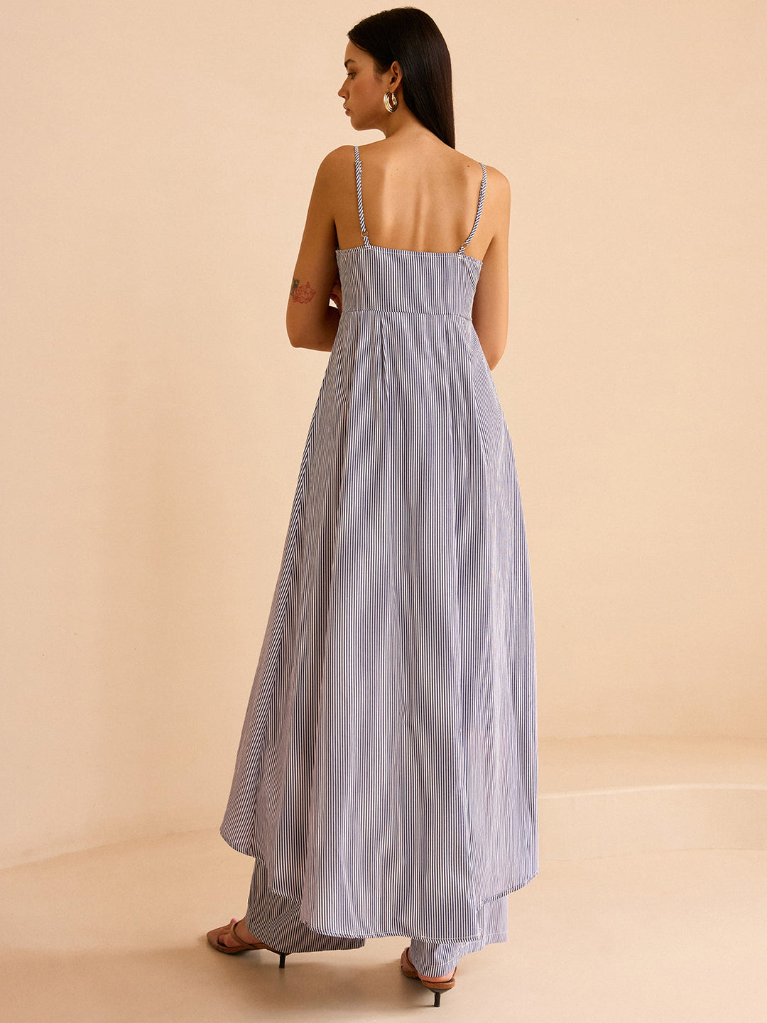Gestreifte lange Cami-Top und weit geschnittene Hose Set