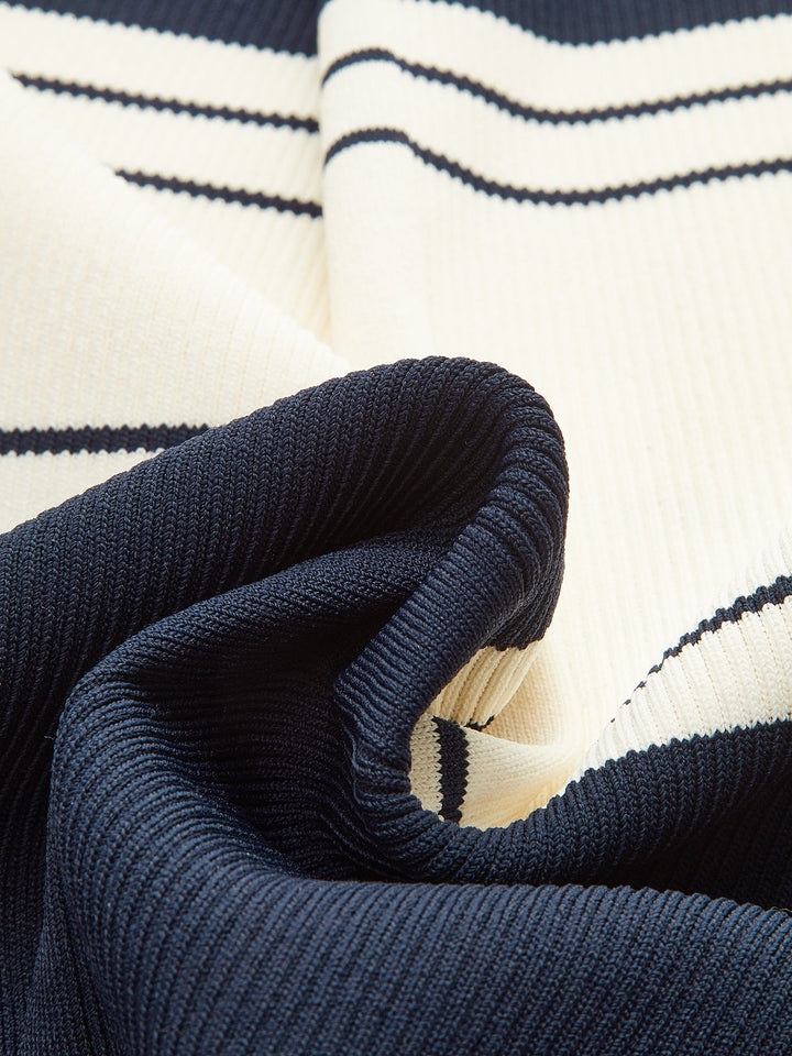 Gestreiftes Strickoberteil in Kontrastfarbe