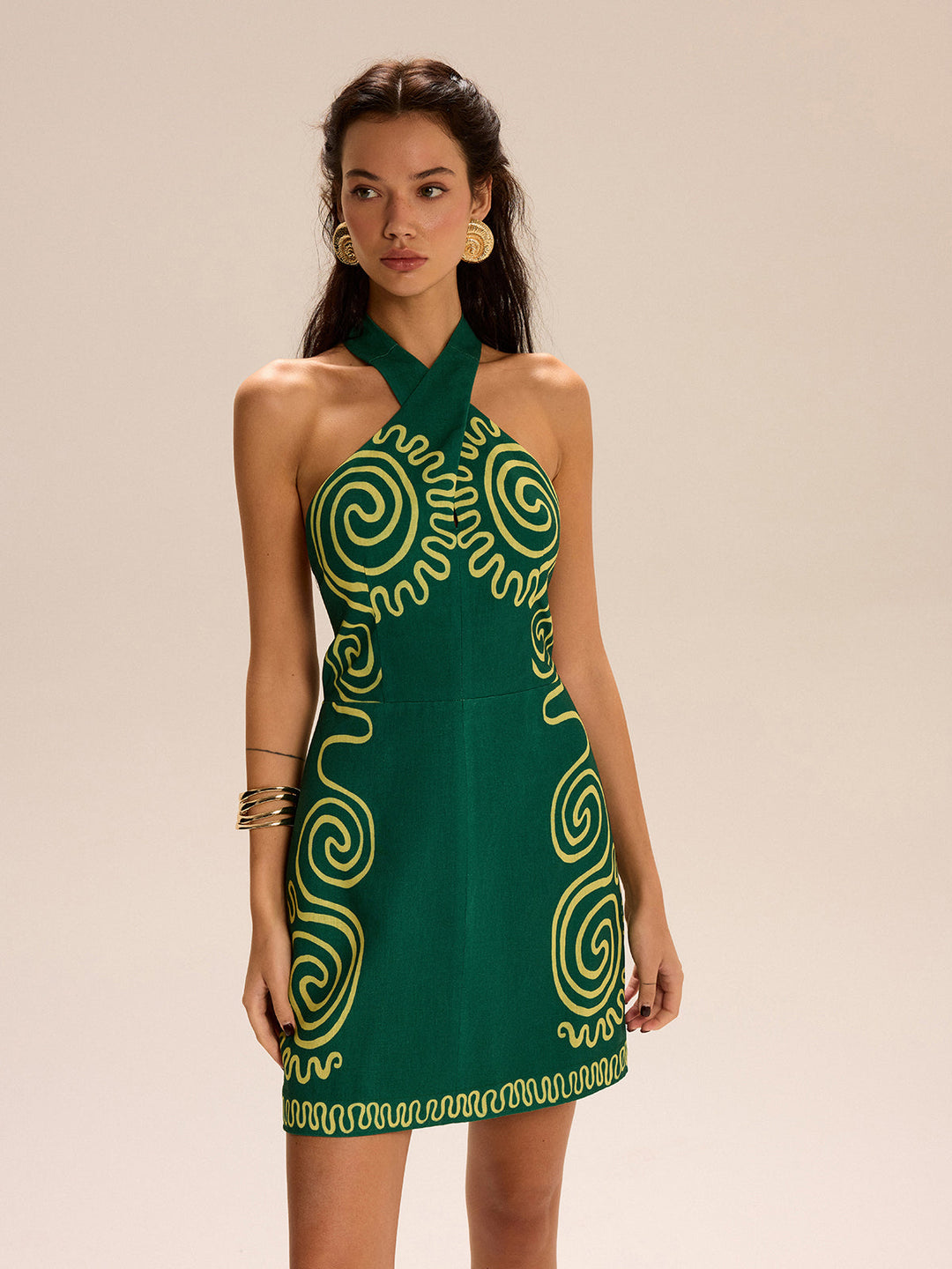 Kleid mit Neckholder und Wirbelmustern