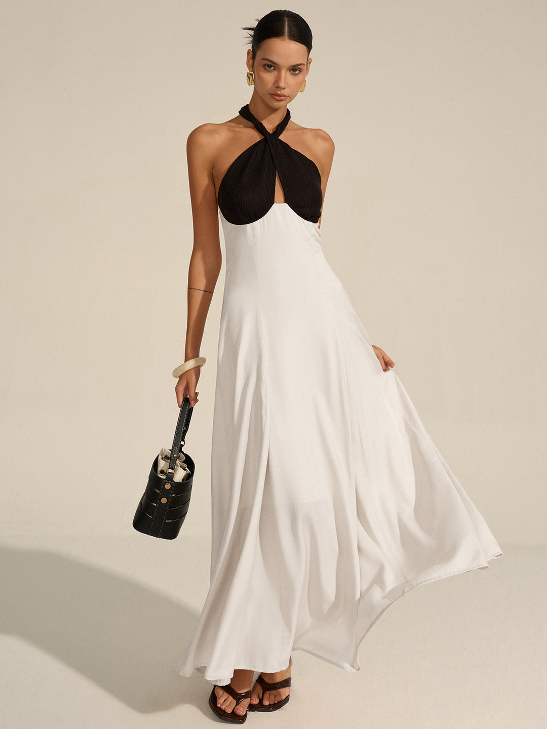 Maxikleid mit Neck-Cut-Out