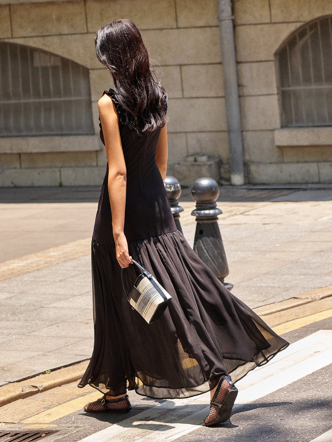 Maxikleid mit Raffungsdetail und geraffter Vorderseite