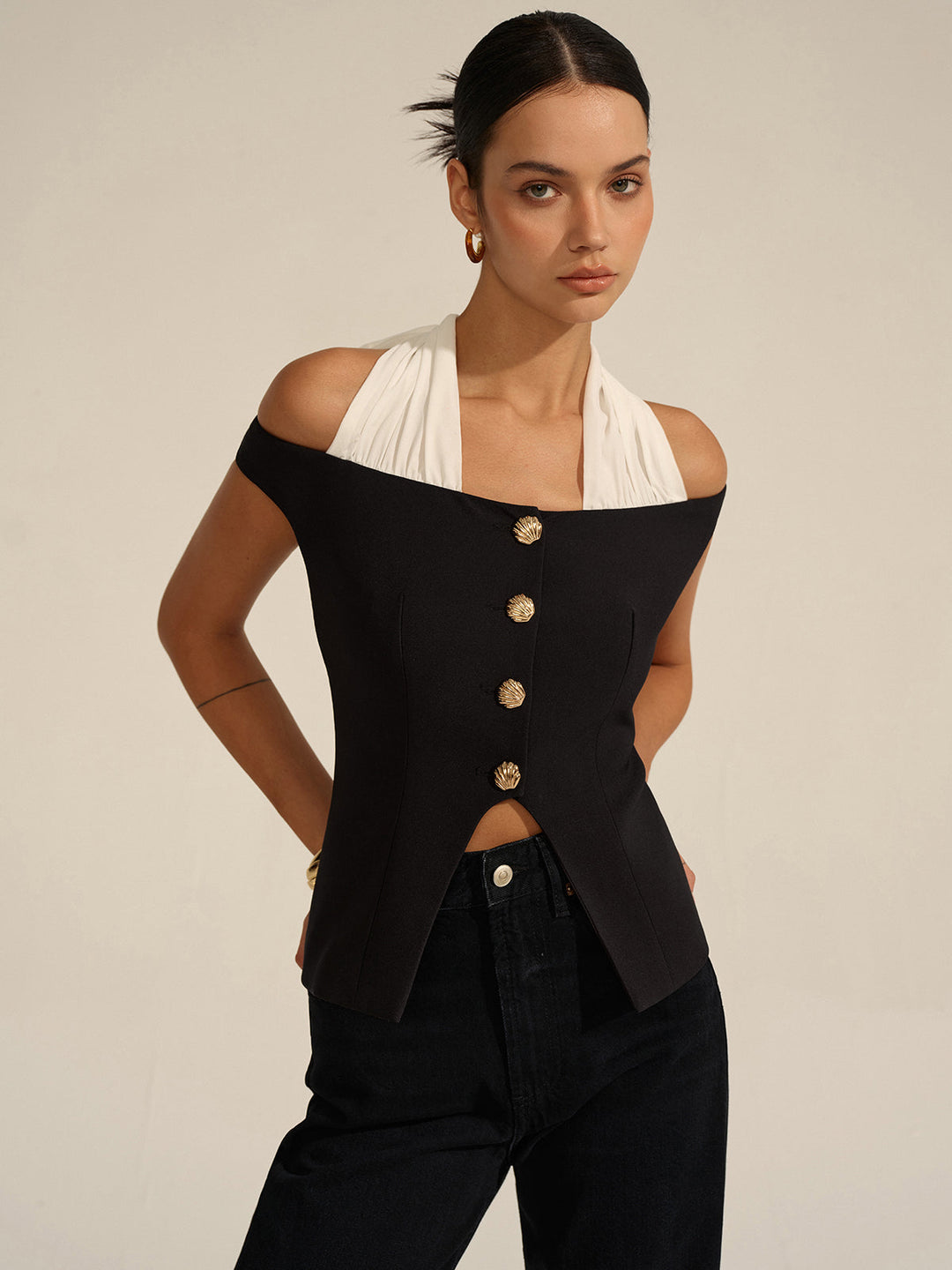 Bluse mit schulterfreiem Neckholder-Ausschnitt