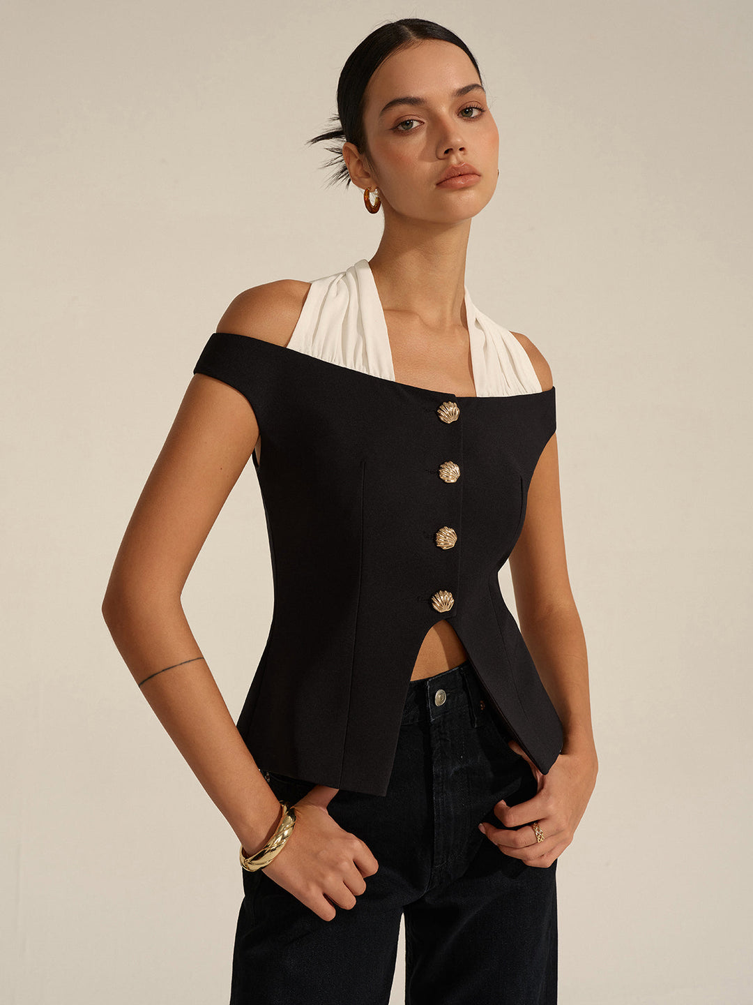 Bluse mit schulterfreiem Neckholder-Ausschnitt