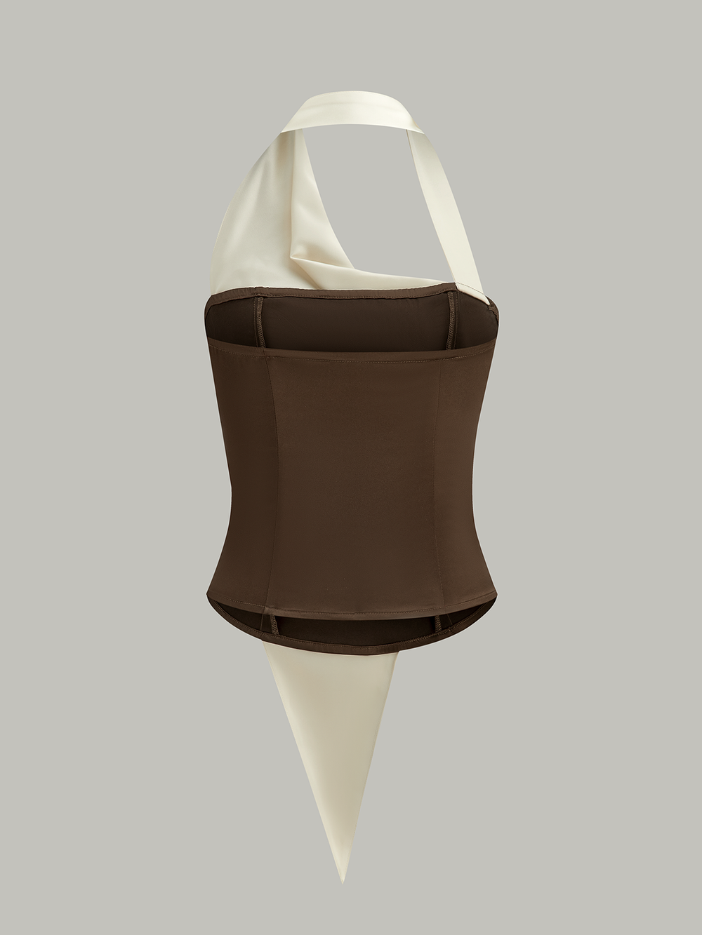 Asymmetrisches Neckholder-Oberteil mit großen Knöpfen