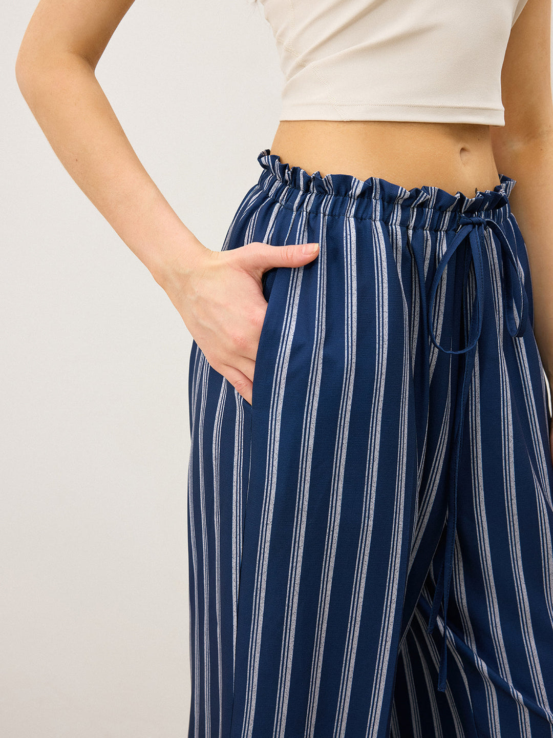 Gestreifte Marlenehose mit Kordelzug