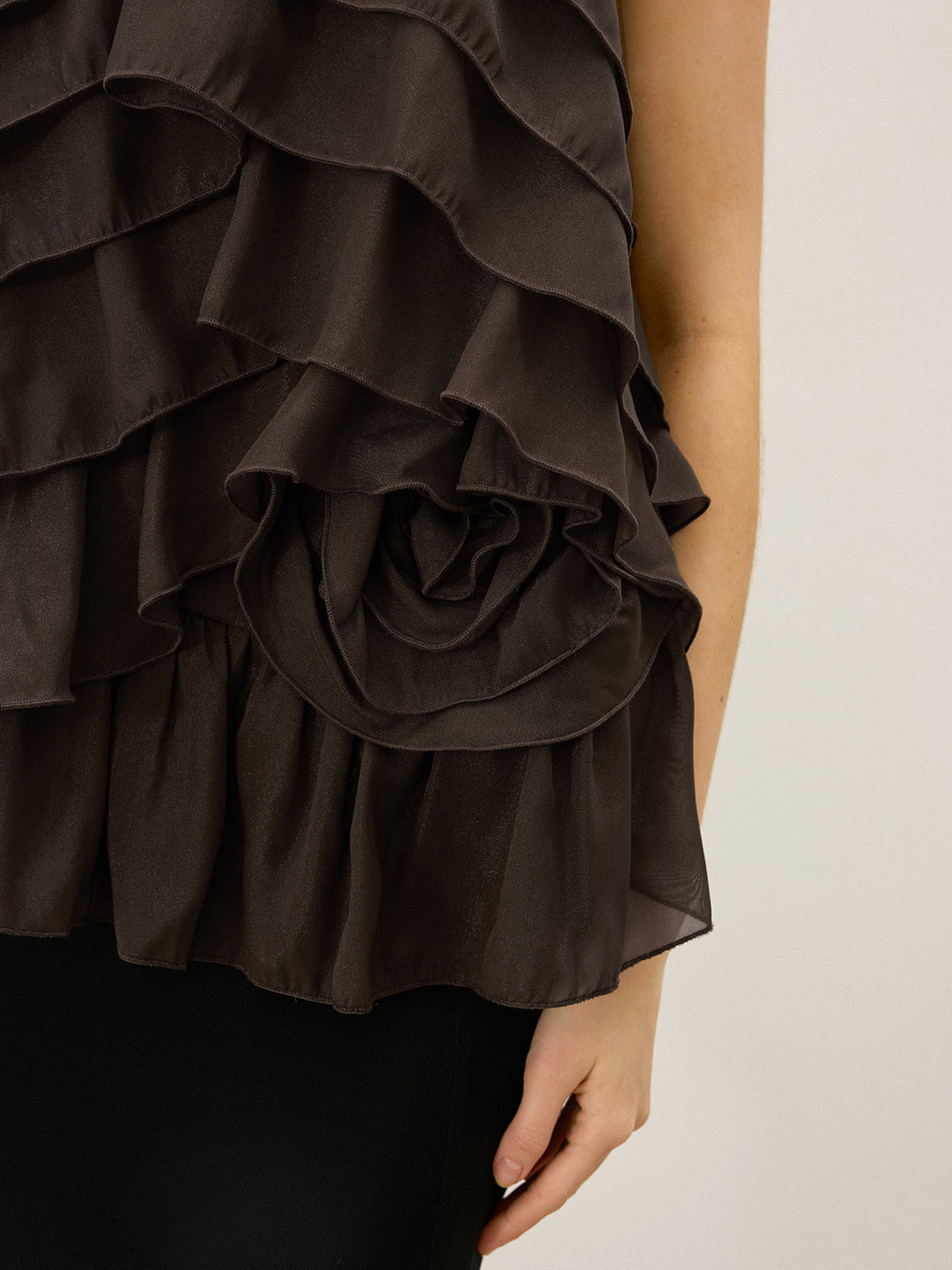 Tiered Ruffle Chiffon Halter Top mit 3D-Blume