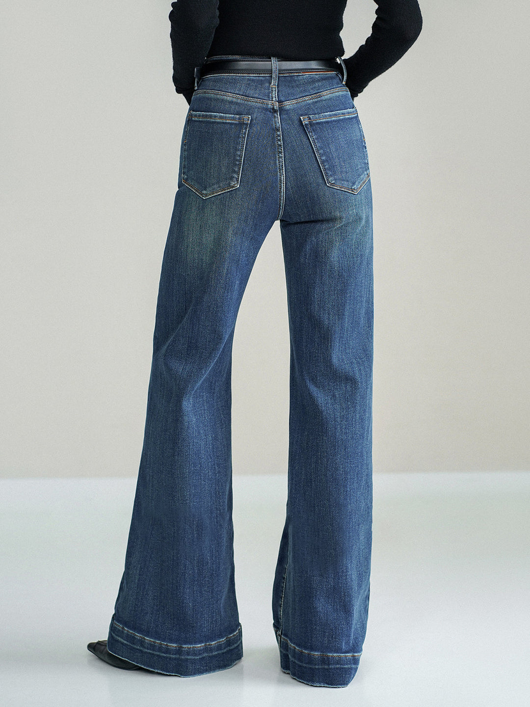 Mittelhohe Bootcut-Jeans ohne Gürtel