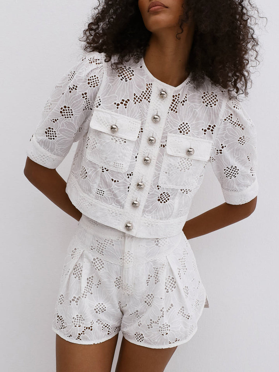 Multi-Button Stickerei Shorts Set