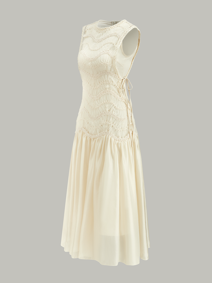 Texturiertes Stoff-Tüllkleid