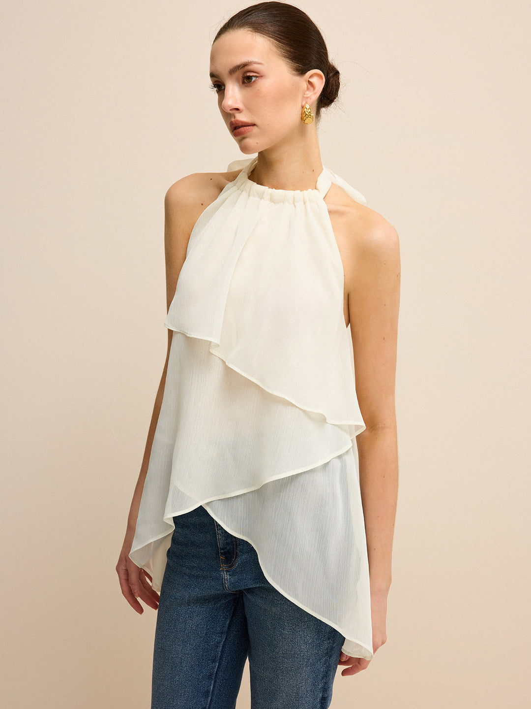 Halbtransparente, asymmetrische Chiffon-Haltertop mit Lagenlook