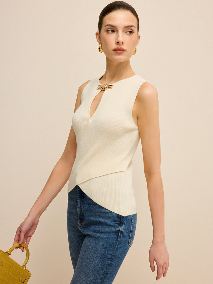 Ärmelloses Strickoberteil mit Cut-Out und Wickeldesign