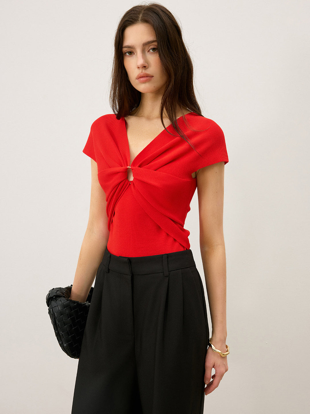 Twist Front Cut-Out V-Neck Stricktop