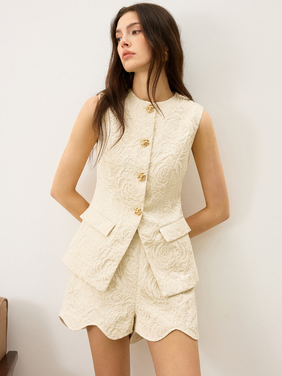 Texturiertes Jacquard-Weste mit Metallknopf