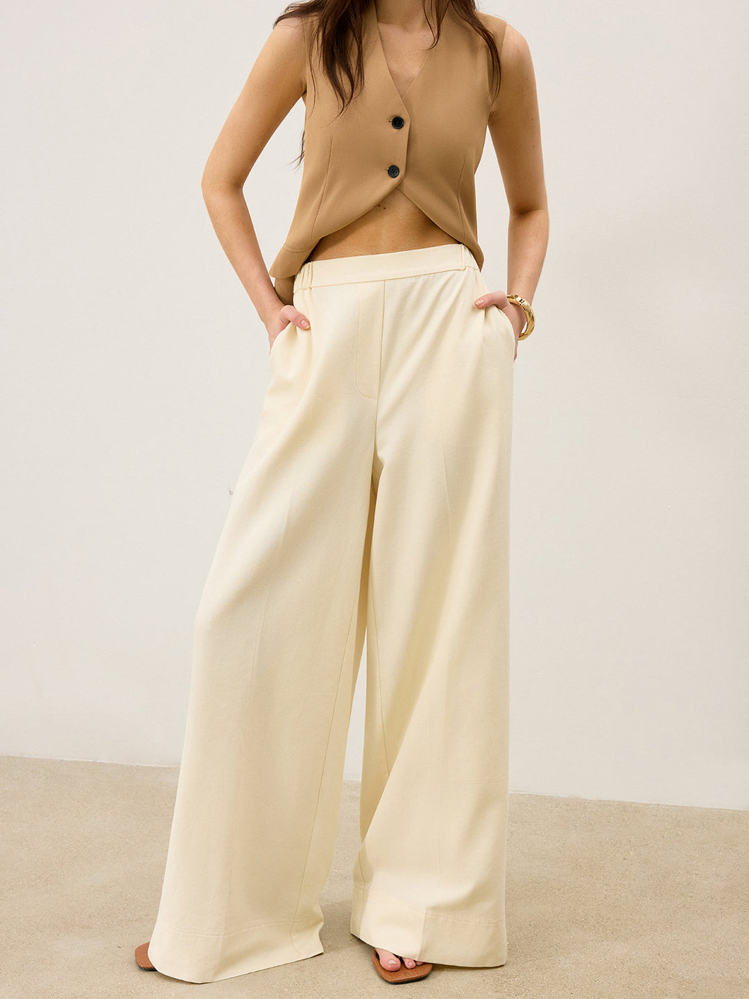 Taschenhose mit weitem Bein