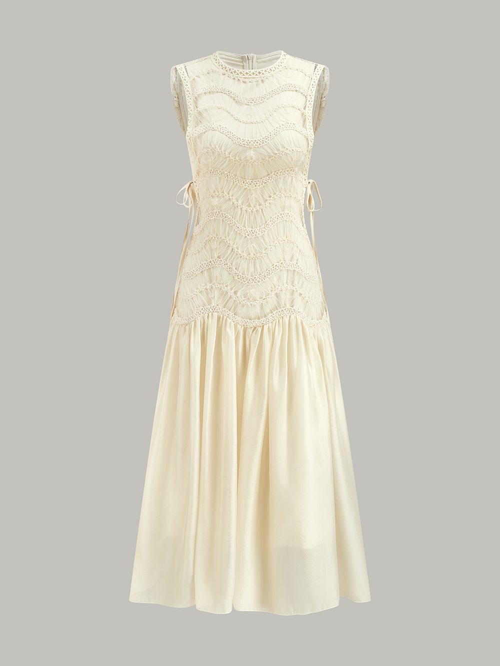 Texturiertes Stoff-Tüllkleid