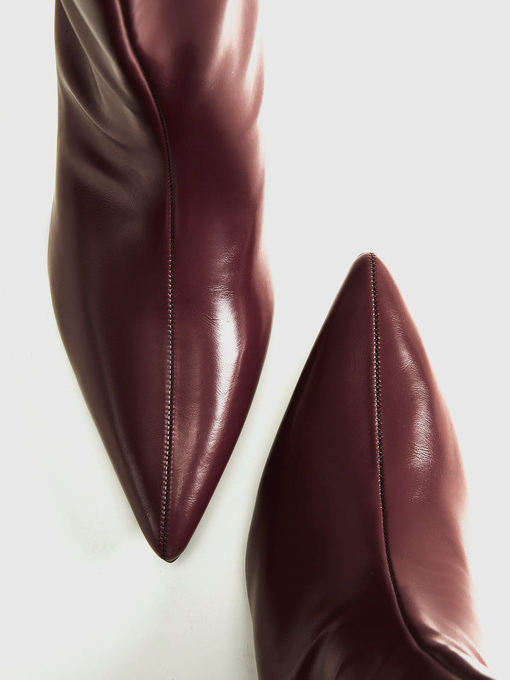 Spitze Stiefeletten mit Kittenabsatz