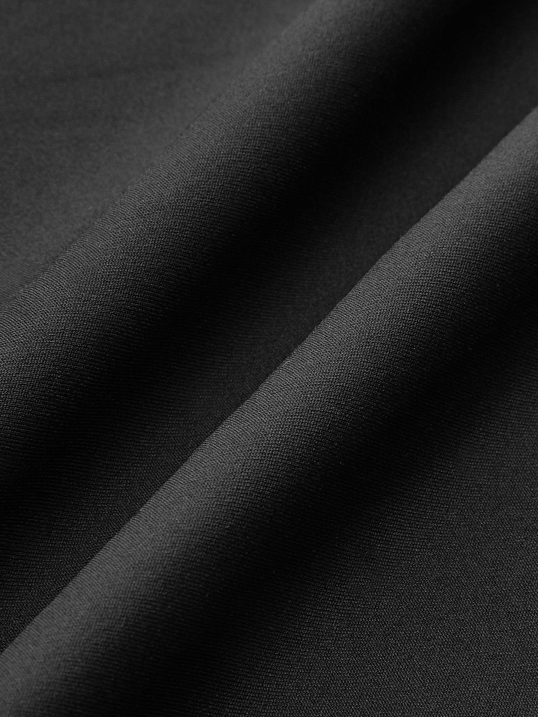 Body-Anzug mit Metalldetail und Carmen-Ausschnitt