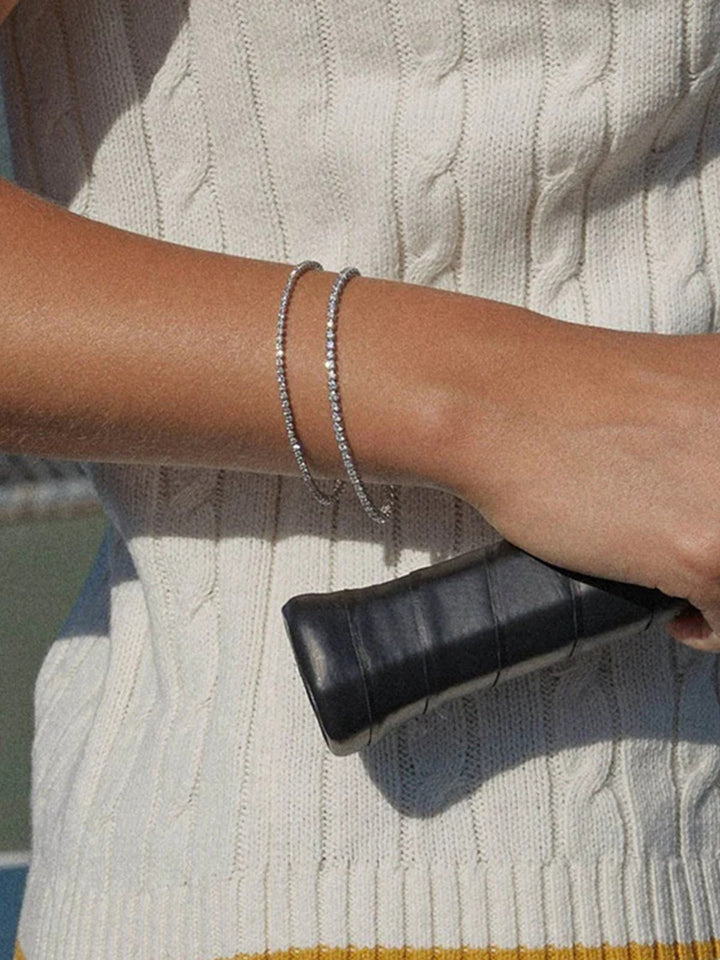 Armband mit Kristallverzierungen in mehreren Stilen