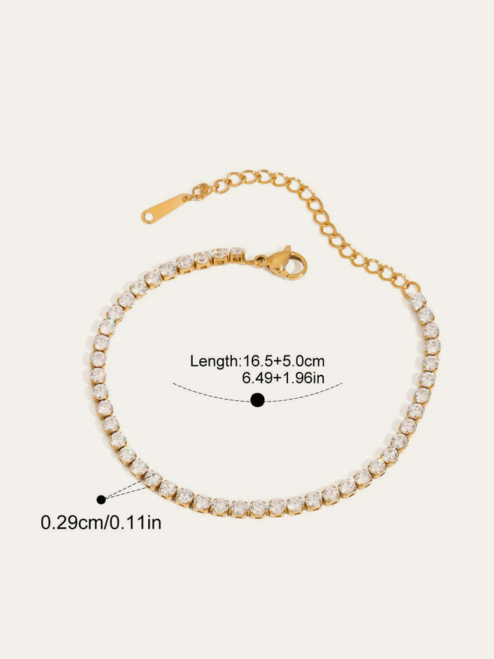 Armband mit Kristallverzierungen in mehreren Stilen