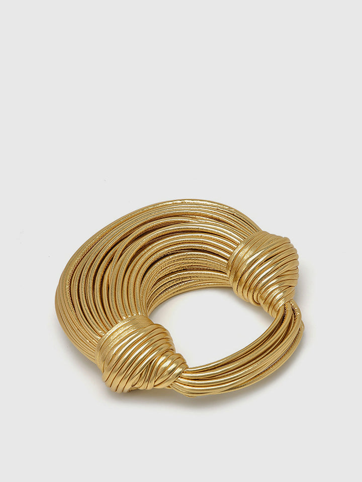 Goldene gedrehte Hoop-Tasche