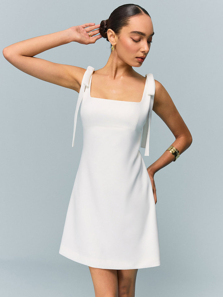 Rückenfreies Minikleid mit Schleifen-Trägern