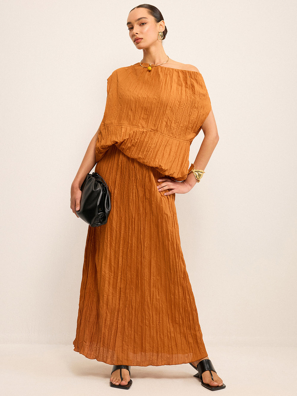 Oversized strukturiertes Oberteil mit Neckholder und Maxirock