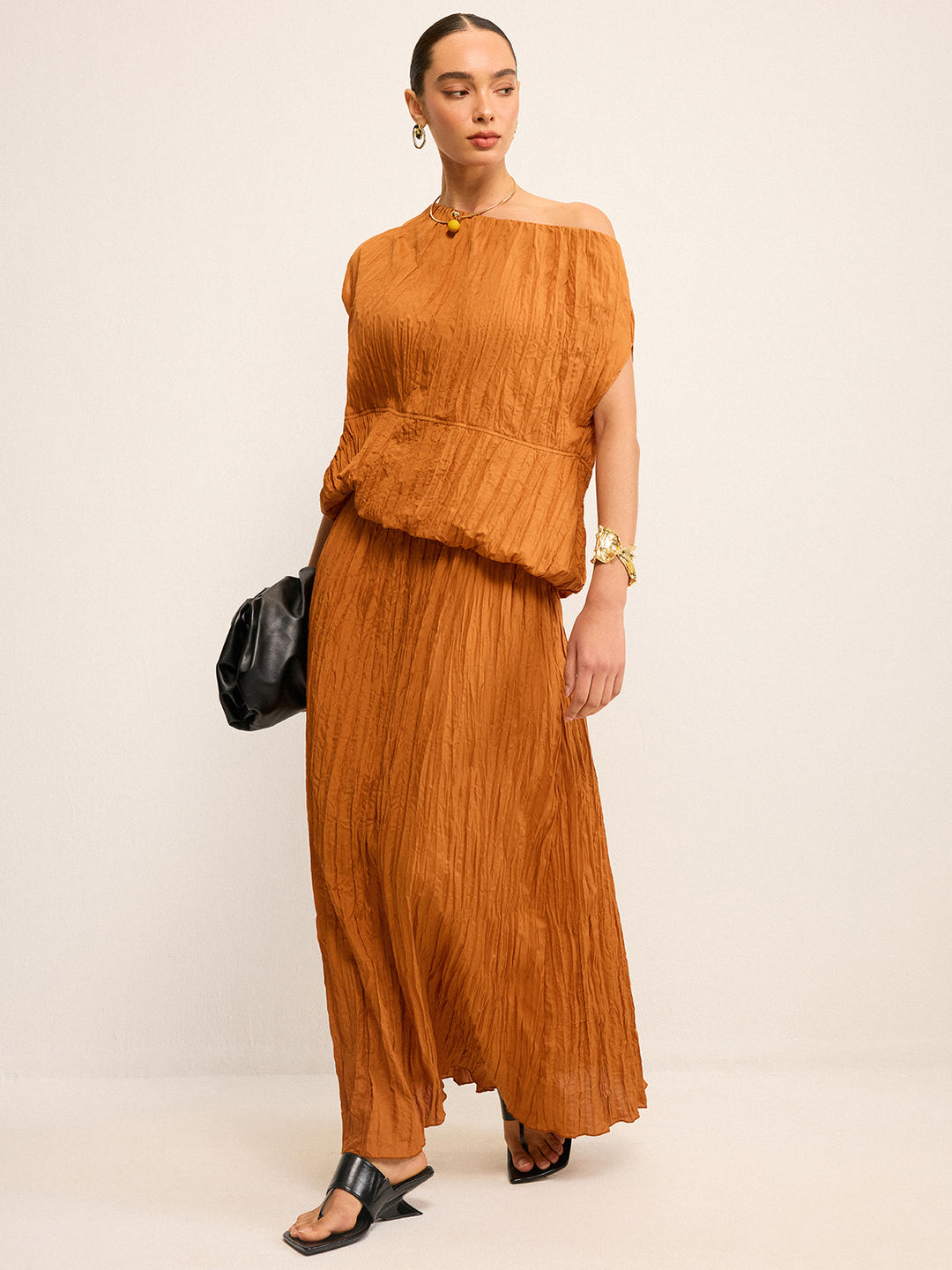 Oversized strukturiertes Oberteil mit Neckholder und Maxirock