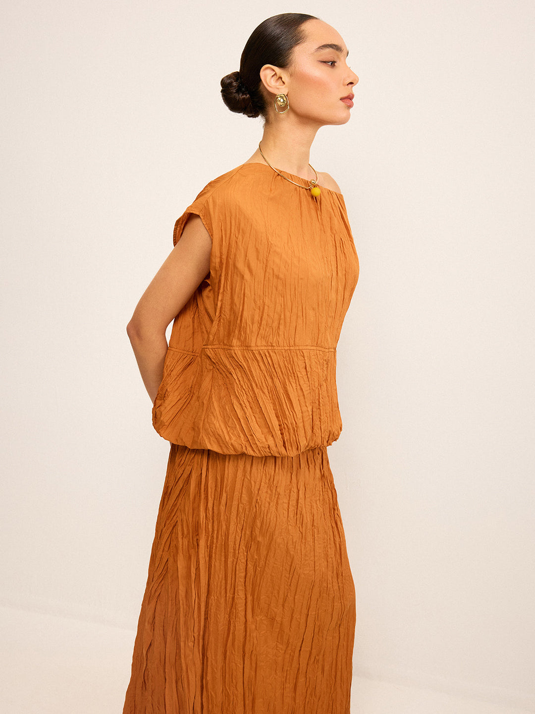 Oversized strukturiertes Oberteil mit Neckholder und Maxirock