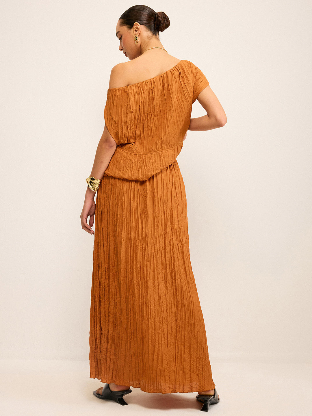 Oversized strukturiertes Oberteil mit Neckholder und Maxirock