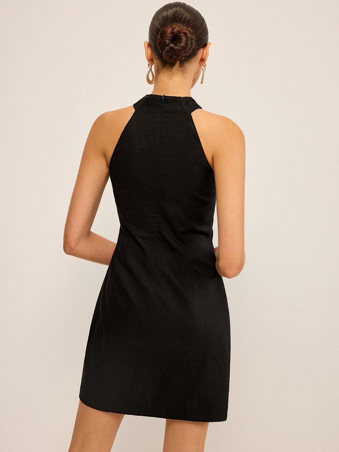 Halter Neck Knopfleisten-Mini-Kleid