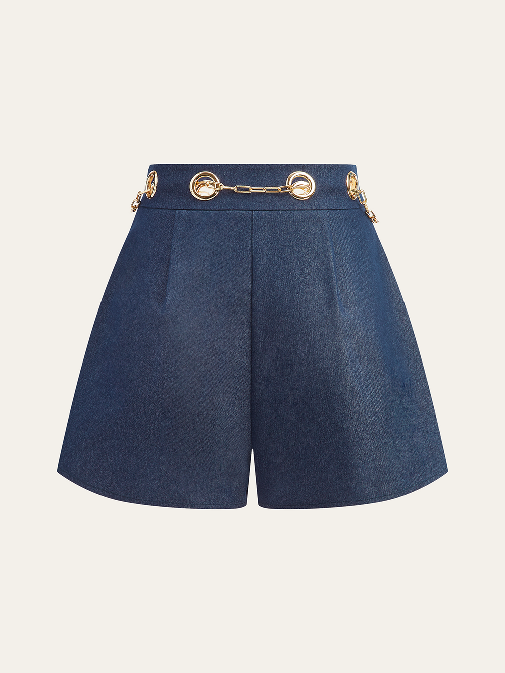 Faux-Denim-Shorts mit Metallketten-Gürtel
