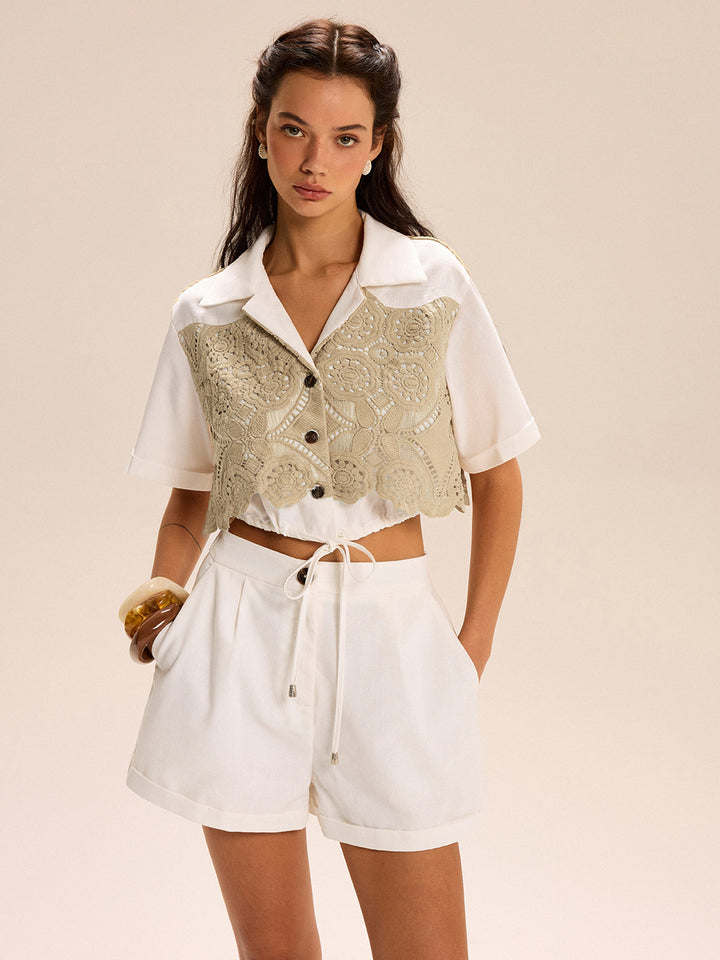 Spitzenbesetzte Crop-Bluse mit Shorts-Set