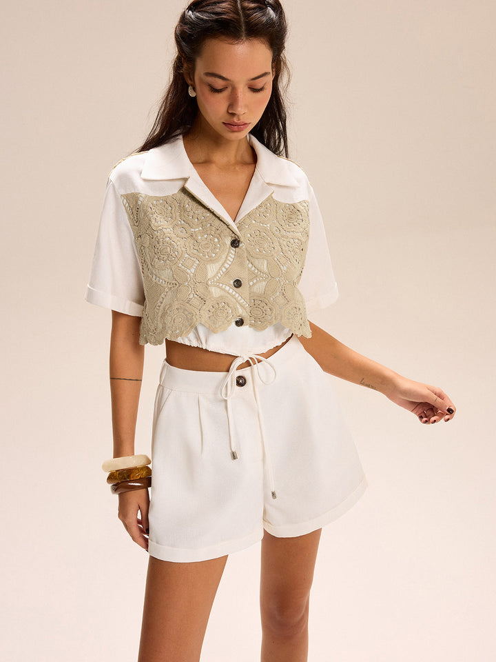 Spitzenbesetzte Crop-Bluse mit Shorts-Set