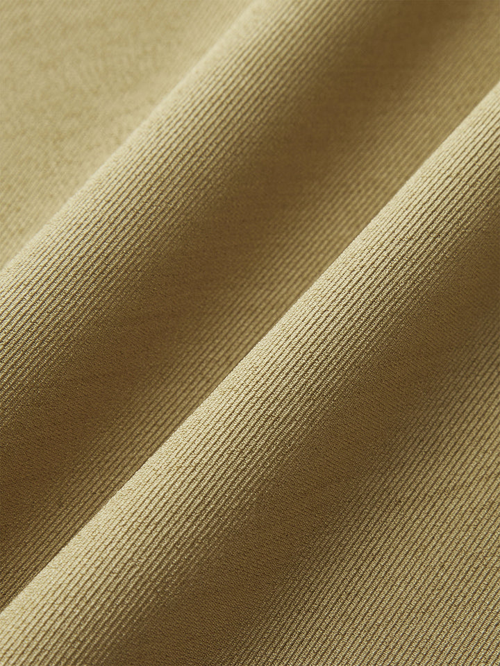Asymmetrische Hose mit Raffung und hoher Taille