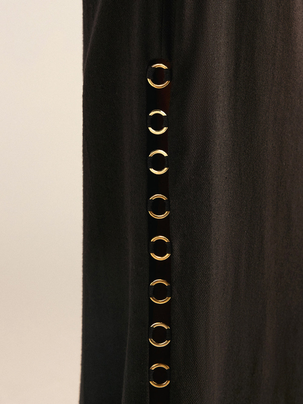Maxi-Rock mit Ösen-Detail aus Metall