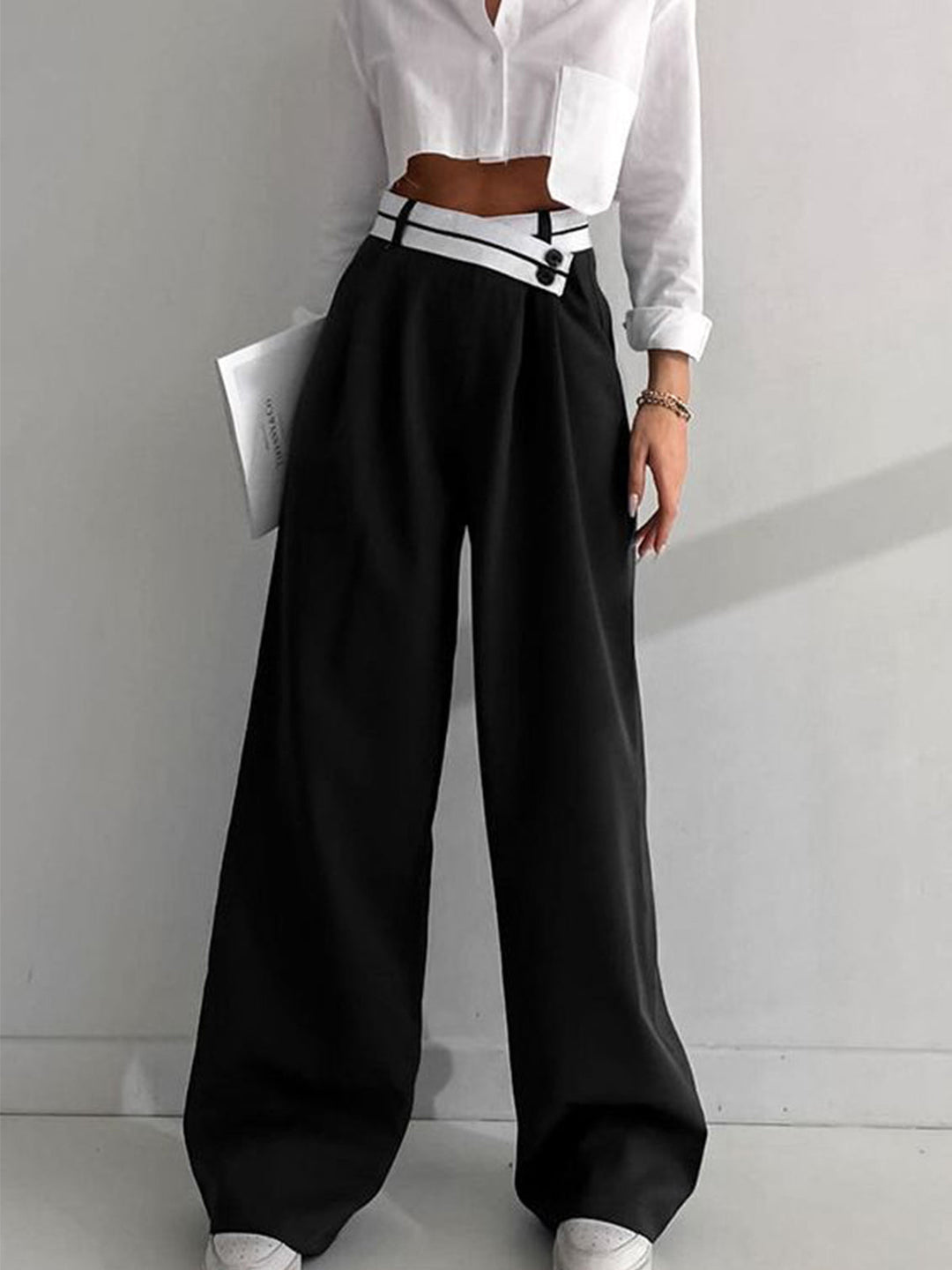 Asymmetrische High-Waist-Hose mit breitem Bein