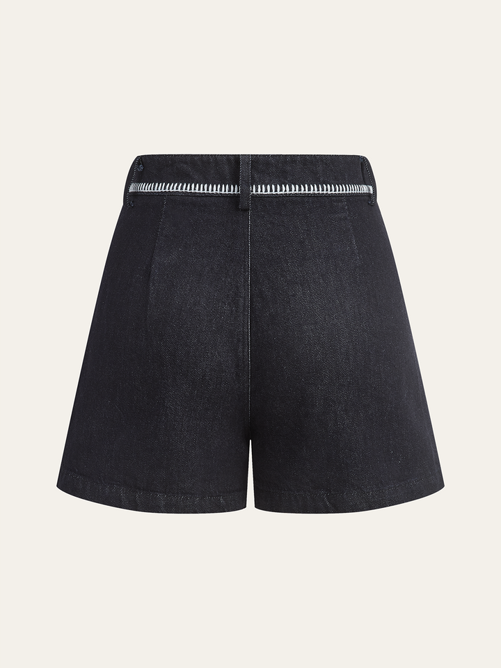 Kontrastbesetzte Jeansshorts